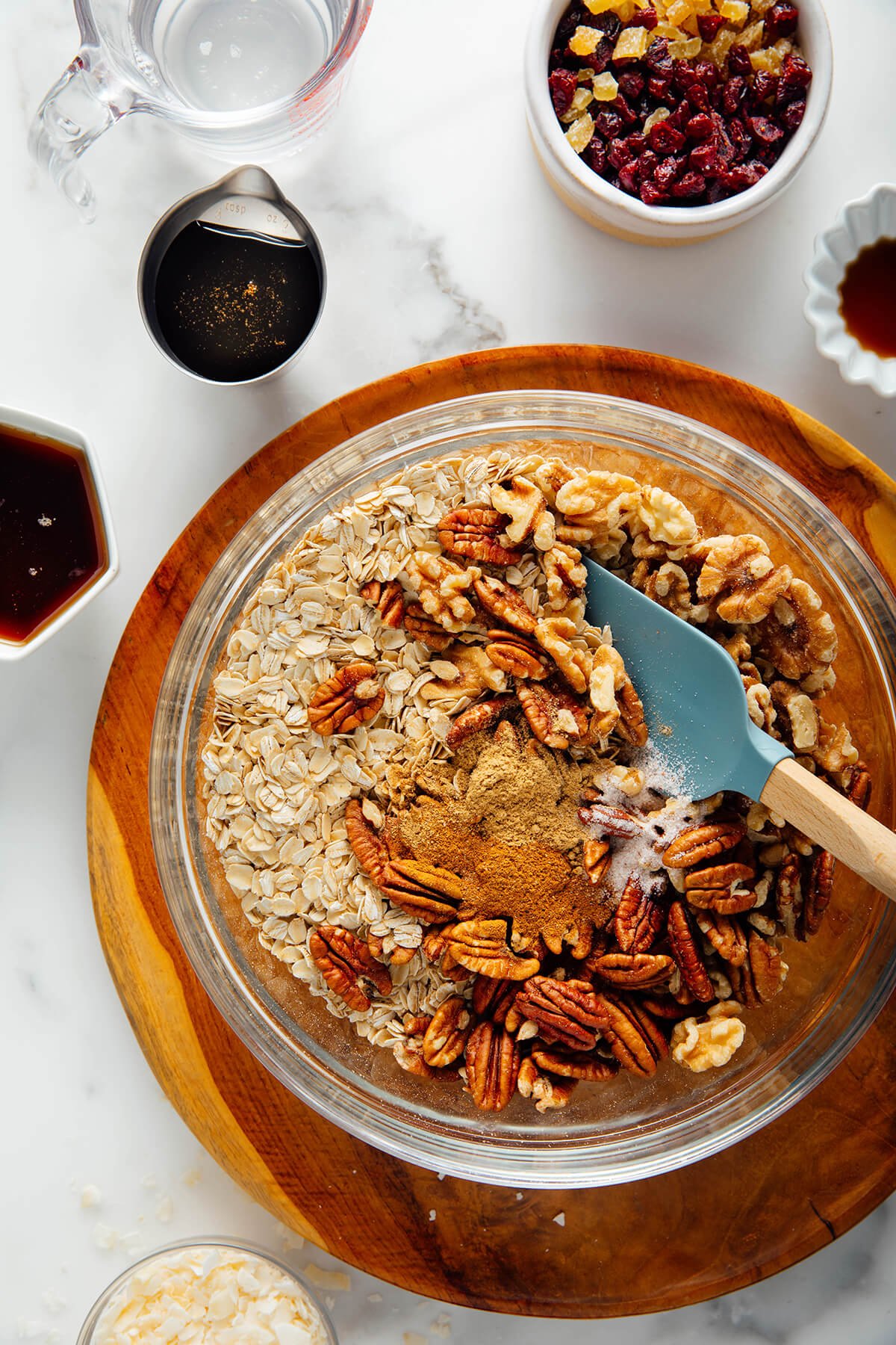 gingerbread granola ingredients